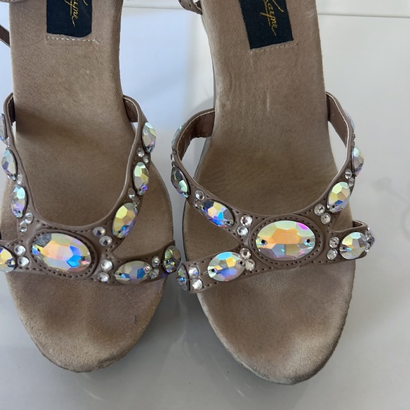 High heel iridescent formal shoes with clear bottom - Picture 2 of 5